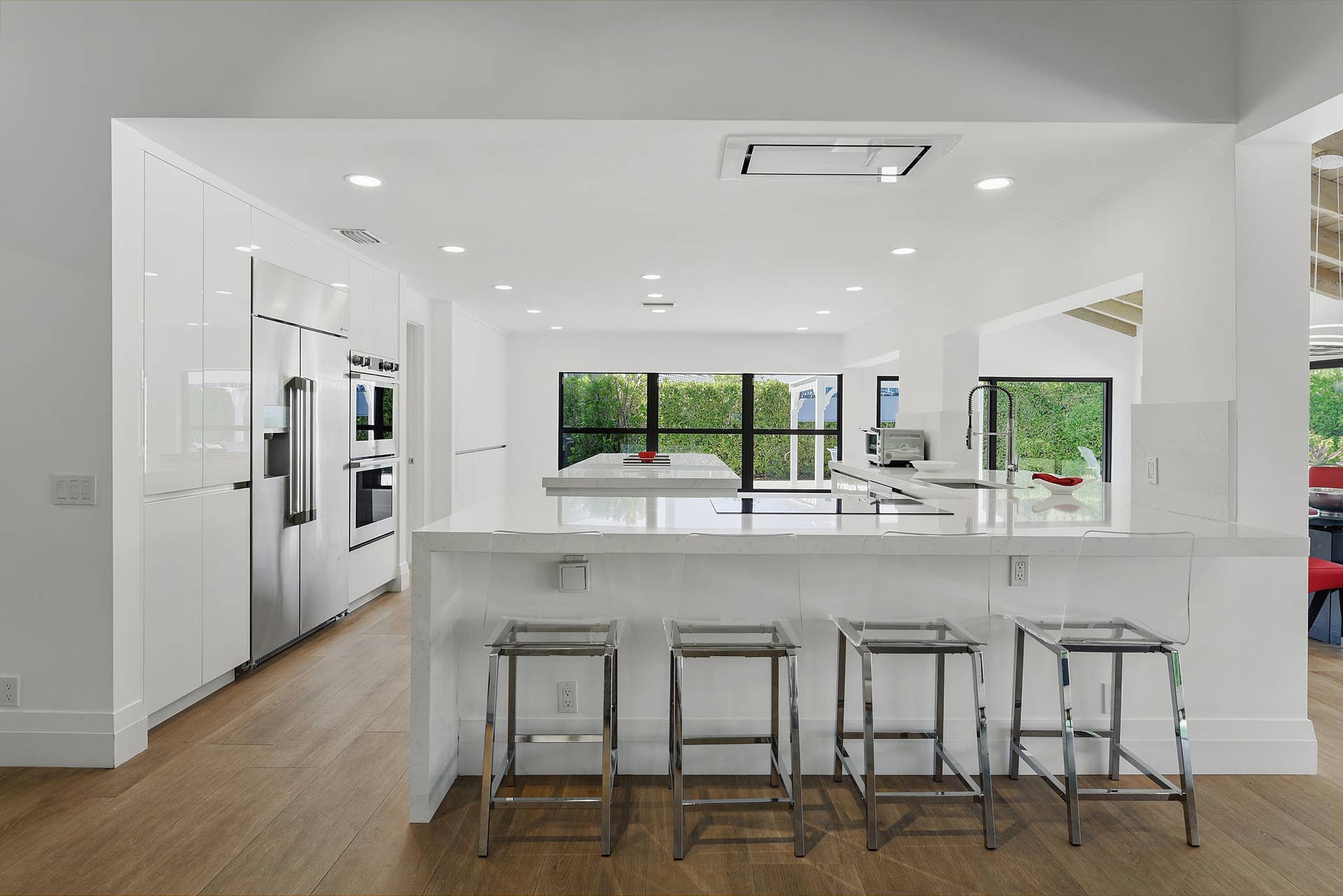 Gourmet kitchen