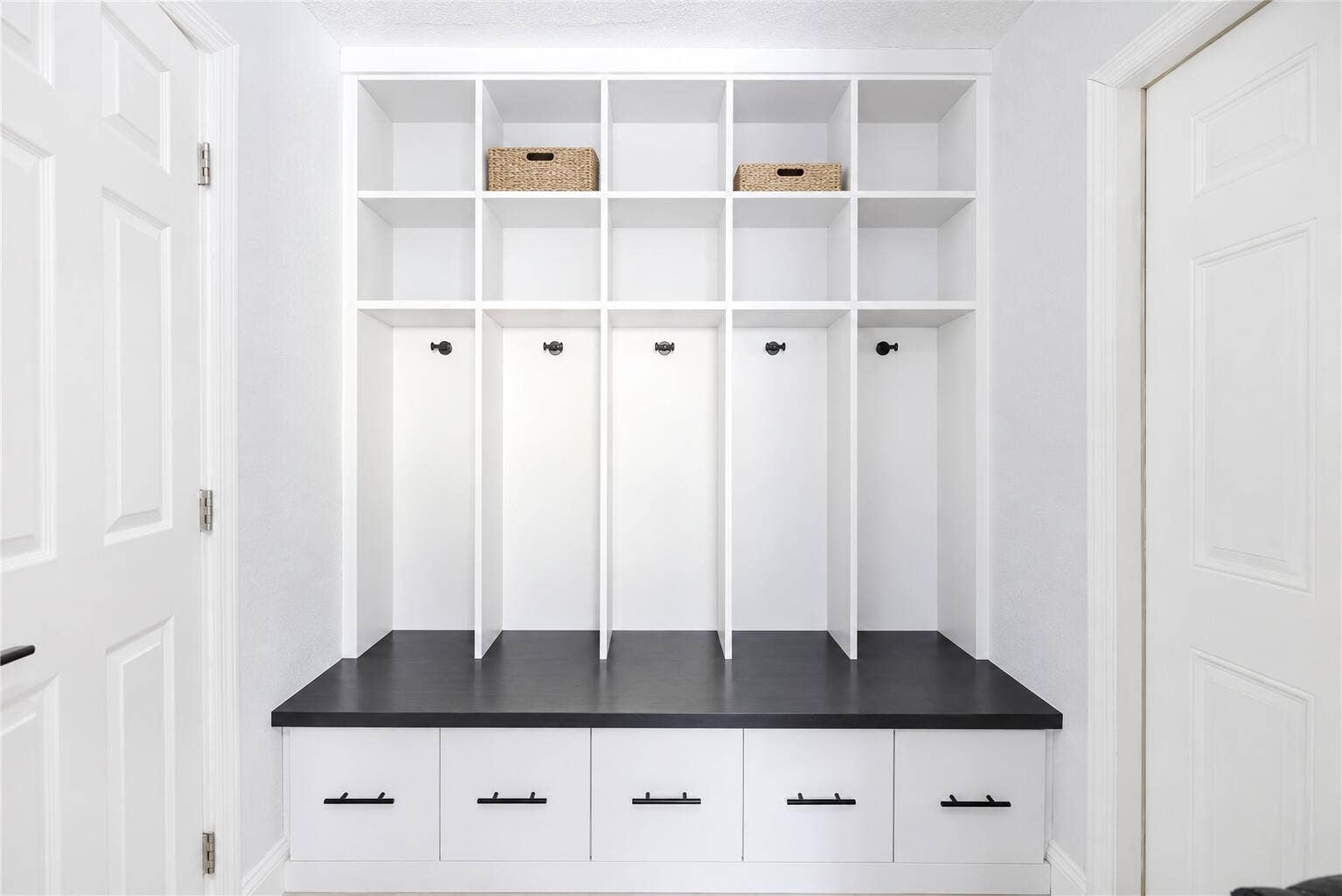 Minimalist White Mudroom Storage Built-I