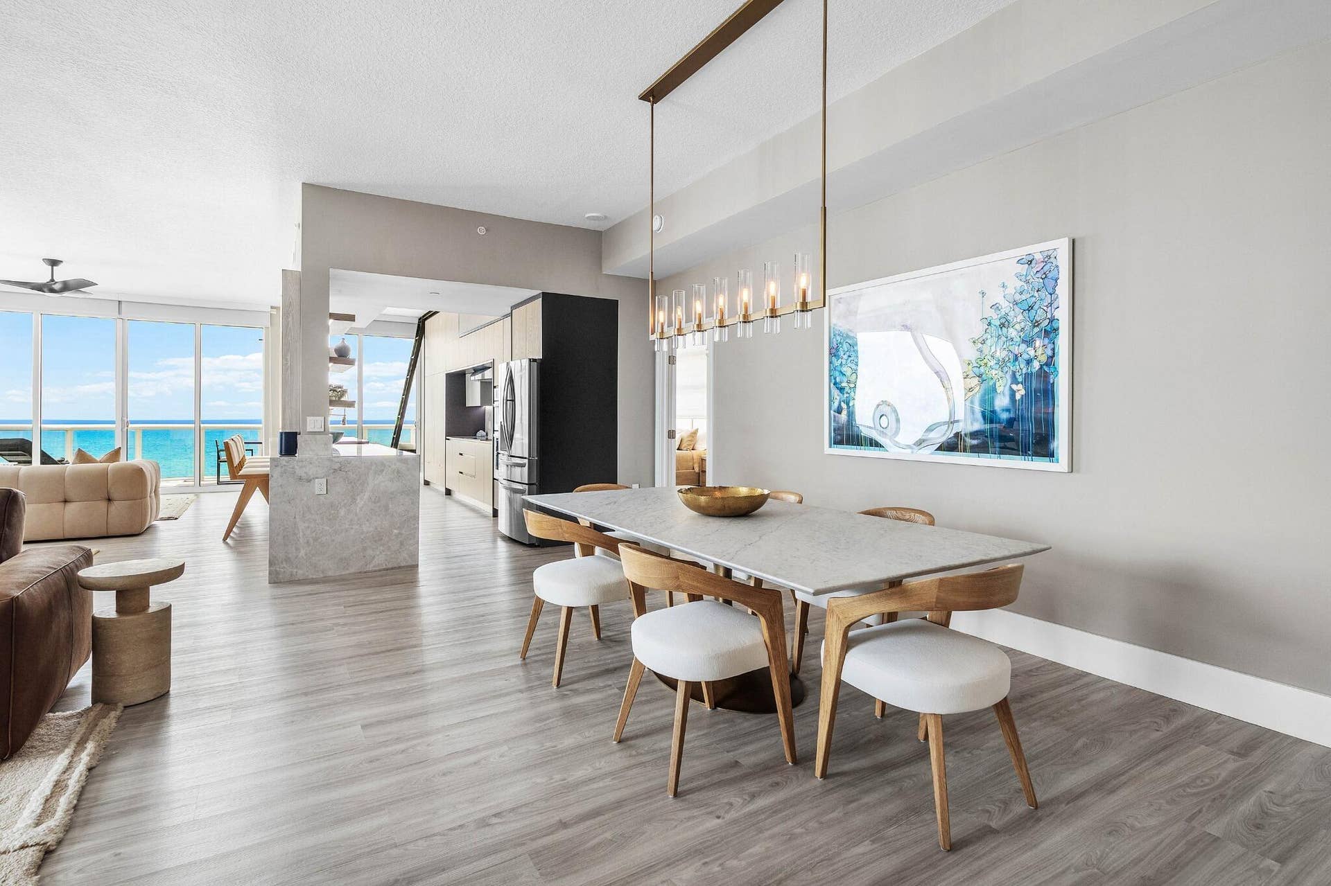 012 - Dining Area