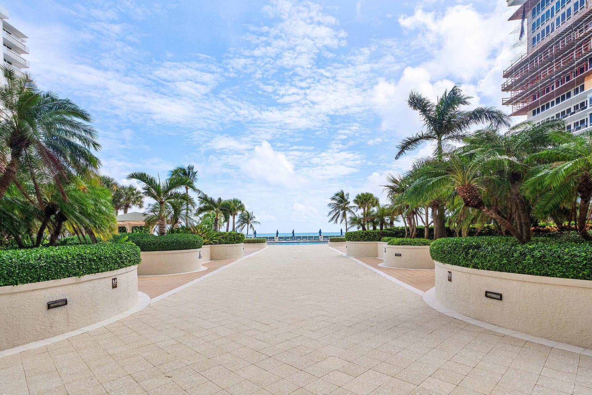 055 - Pool Area Walkway