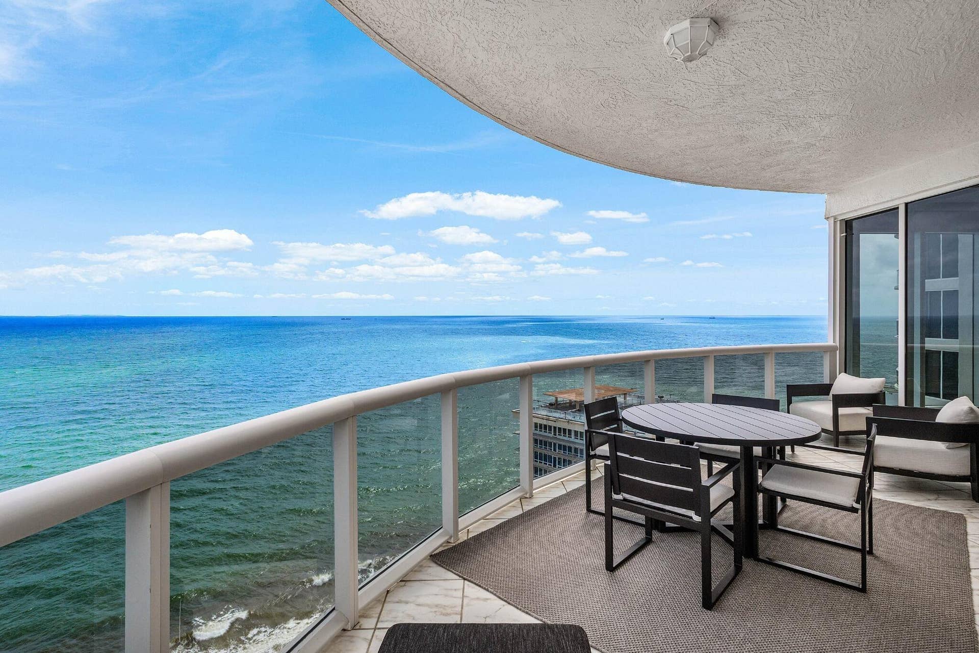 045 - Balcony with glass railing