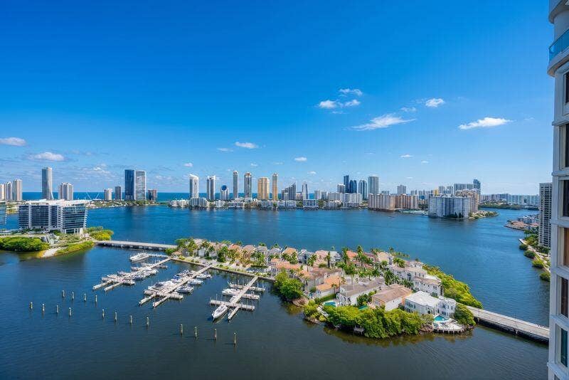 7000 Island Boulevard, #2905, Aventura, FL 33160 7000 Island Blvd (View3)