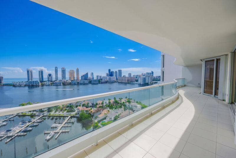 7000 Island Boulevard, #2905, Aventura, FL 33160 7000 Island Blvd (View5)