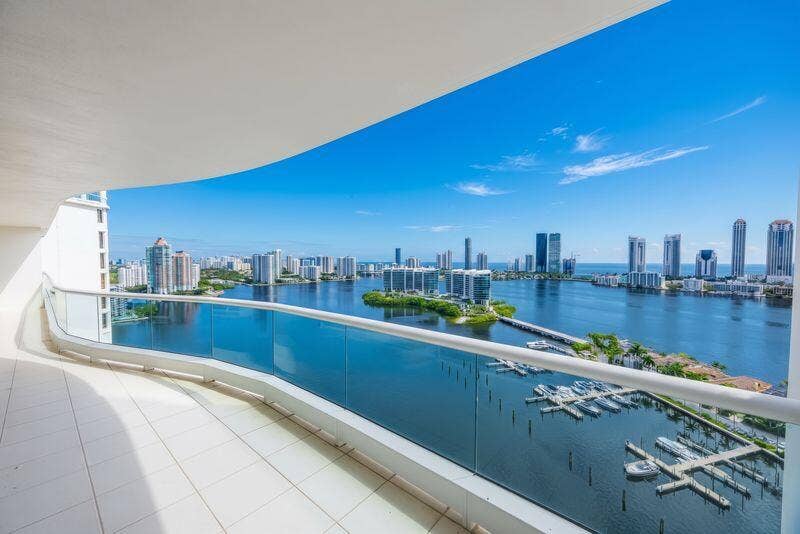 7000 Island Boulevard, #2905, Aventura, FL 33160 7000 Island Blvd (View1)