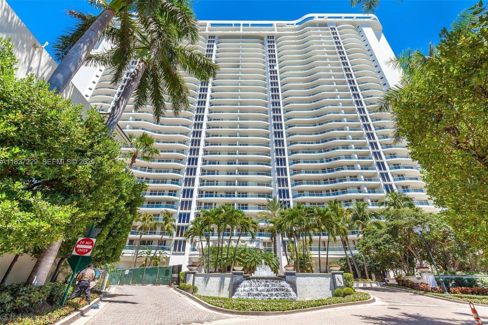 7000 Island Boulevard, #2905, Aventura, FL 33160 7000 Island Blvd (Front)