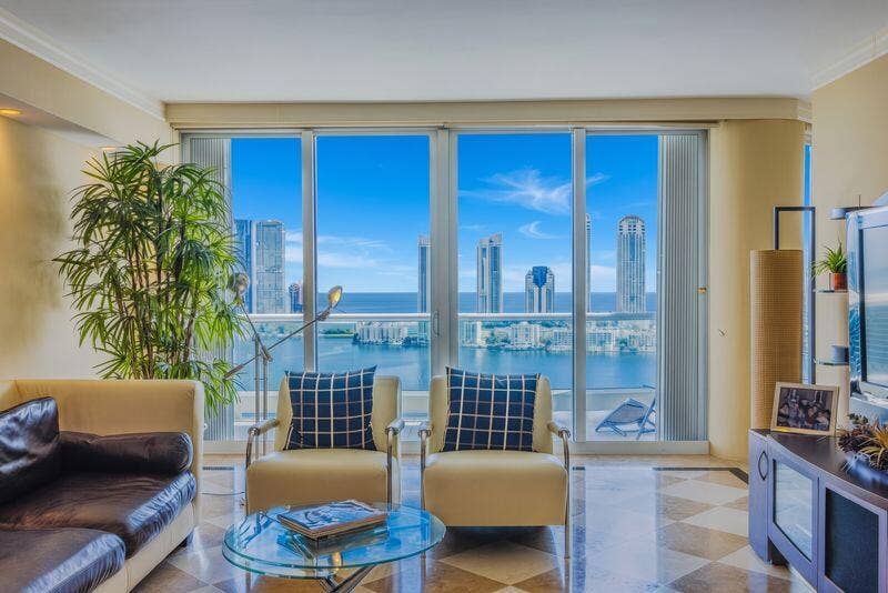 7000 Island Boulevard, #2905, Aventura, FL 33160 7000 Island Blvd (Living Rm7)