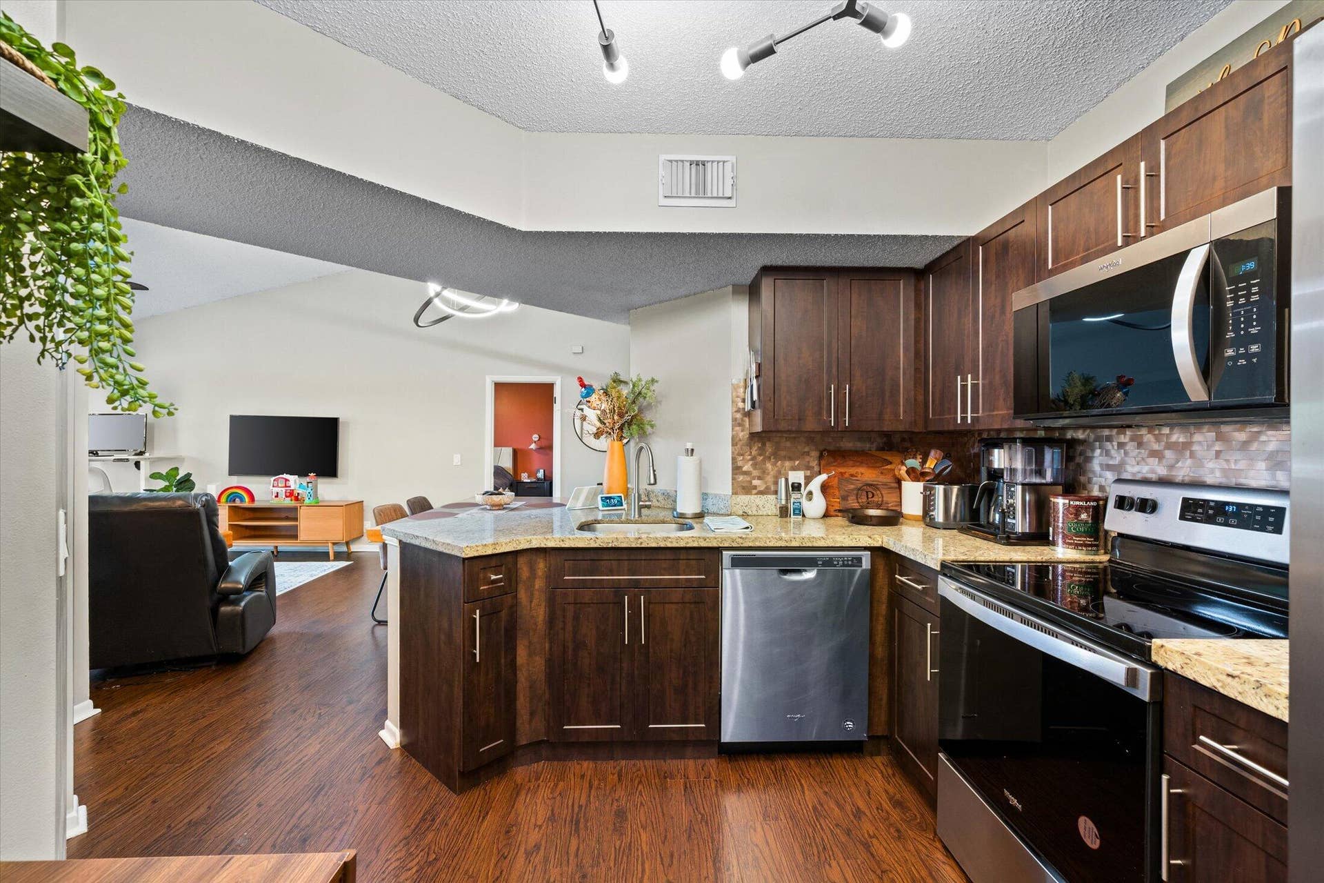 8701 Wiles Road, #306, Coral Springs, FL 33067 Kitchen