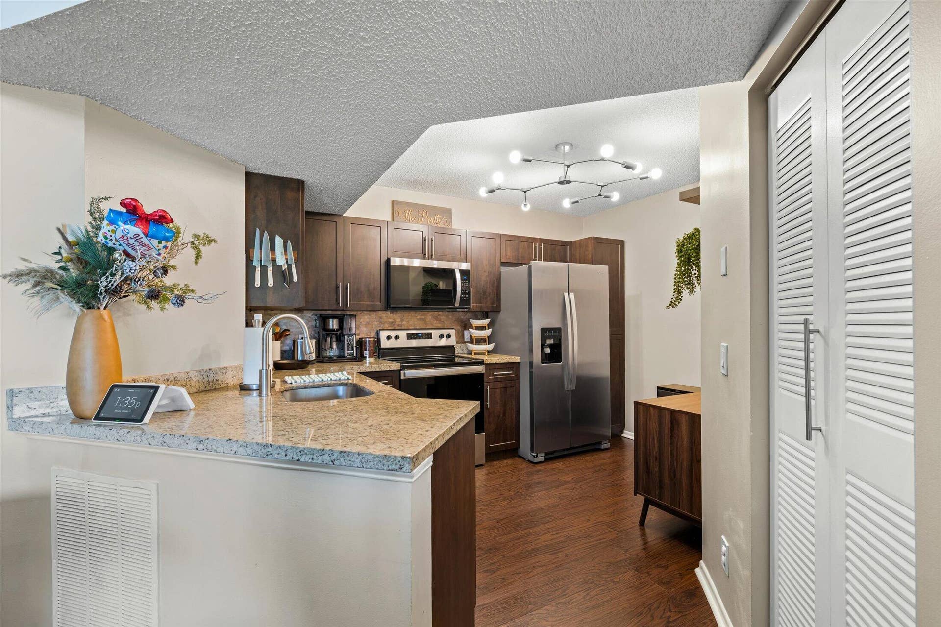 8701 Wiles Road, #306, Coral Springs, FL 33067 Kitchen