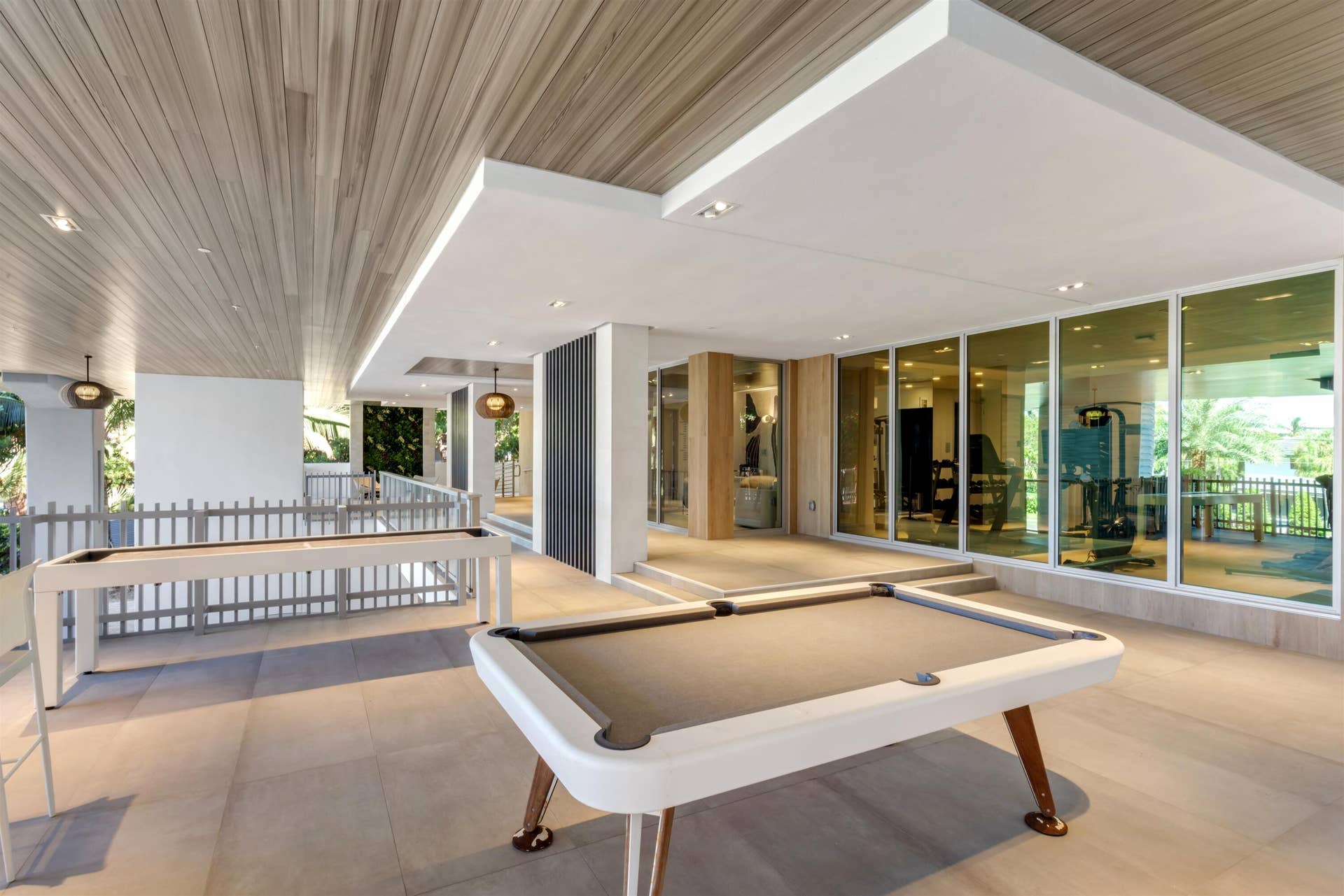 POOL_TABLE_ANGLE_COMMON_AREA