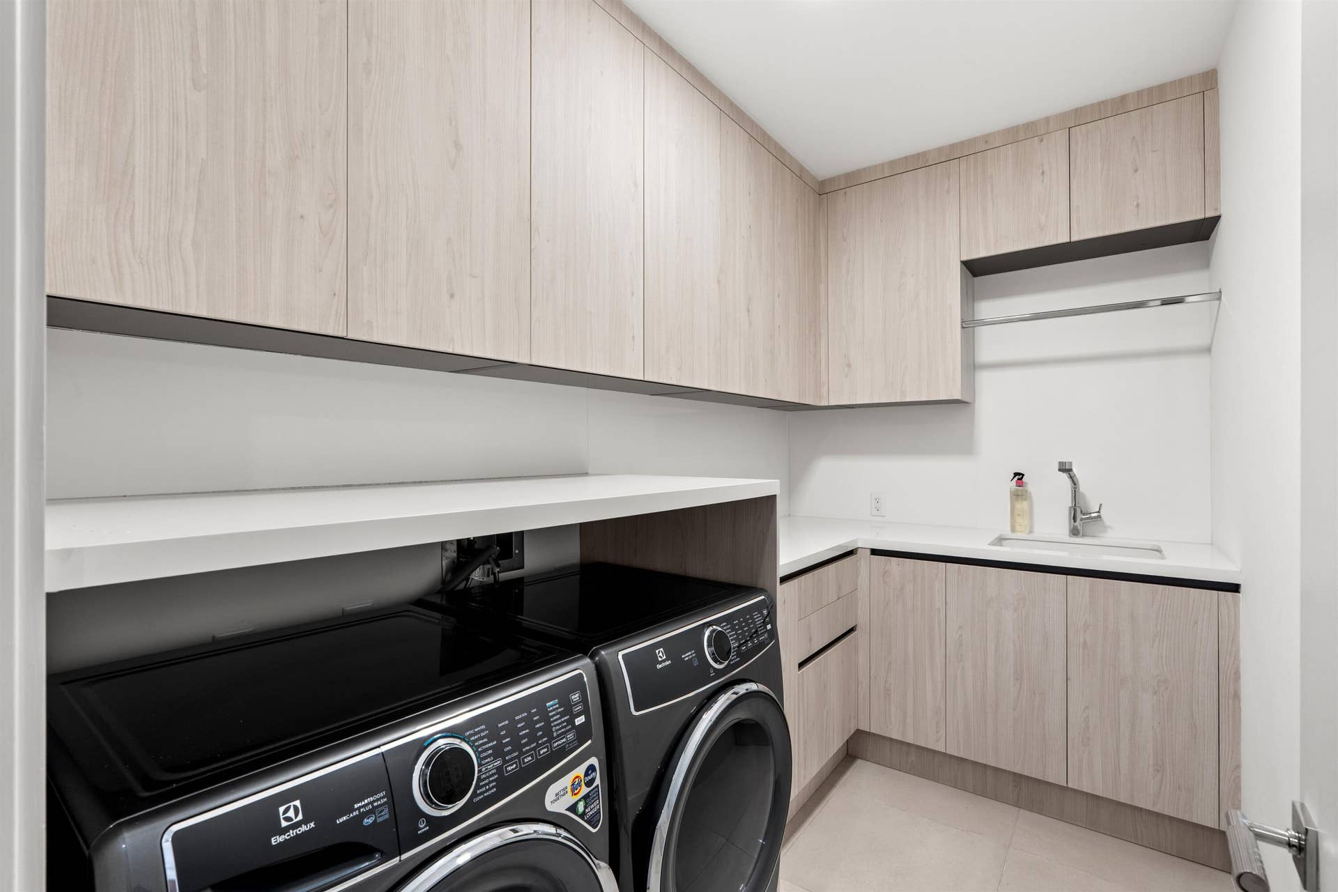 LAUNDRY_ROOM
