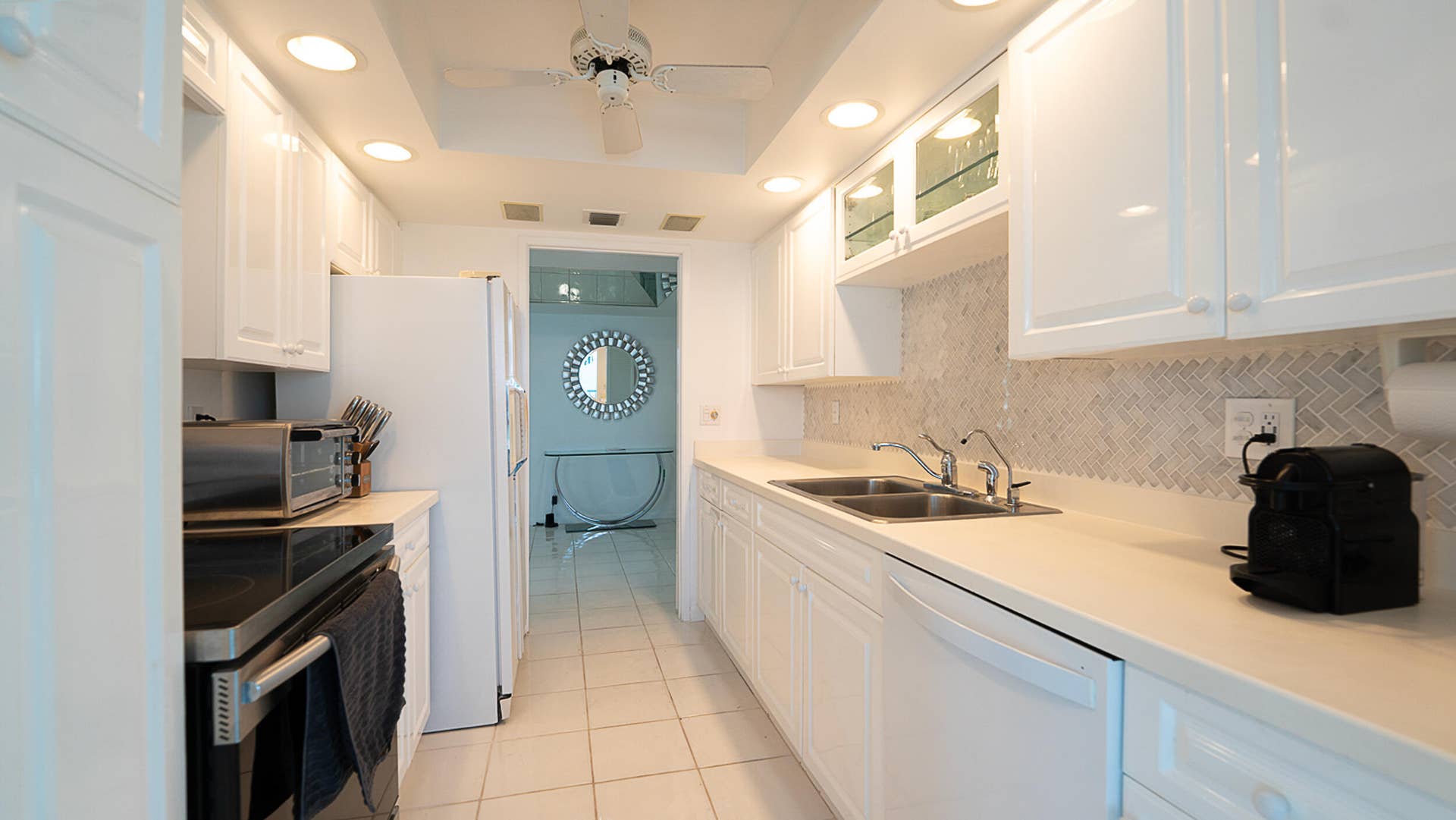 5540 N Ocean Drive, #7B, Riviera Beach, FL 33404 IMG_4841