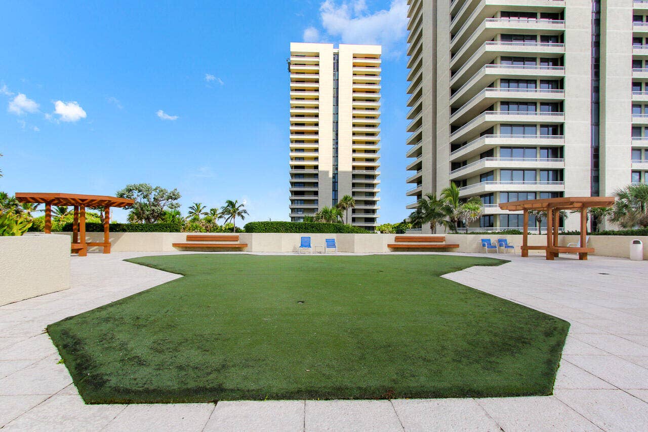 5540 N Ocean Drive, #7B, Riviera Beach, FL 33404 IMG_4858