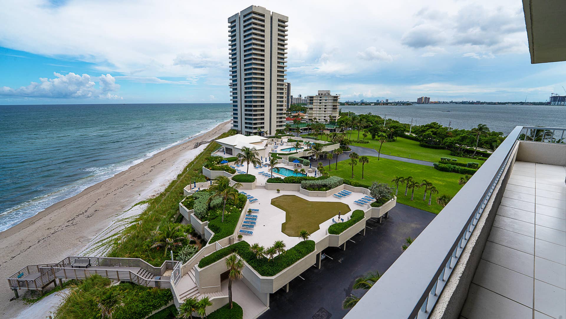 5540 N Ocean Drive, #7B, Riviera Beach, FL 33404 IMG_4850 2