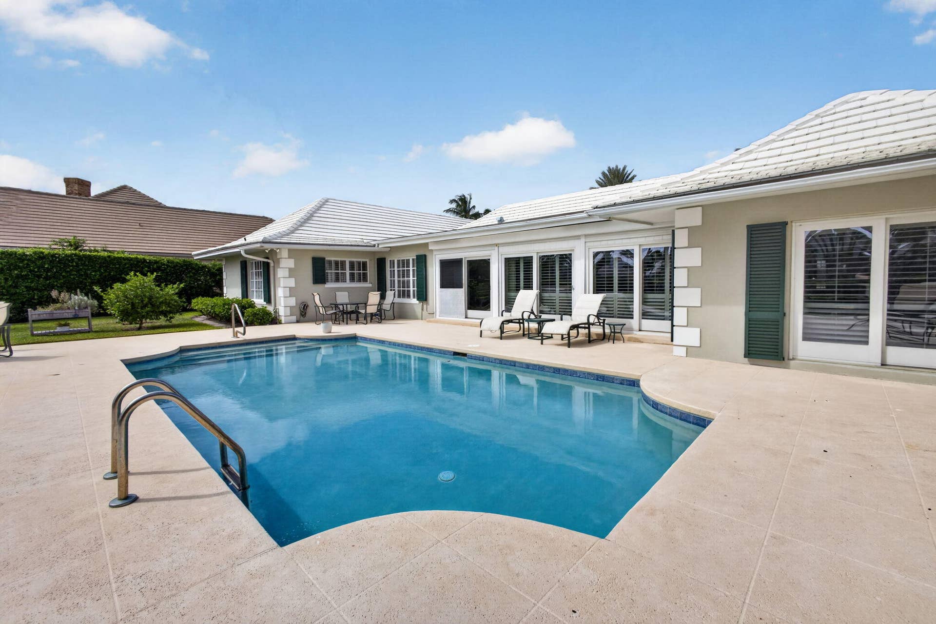 Pool & Deck