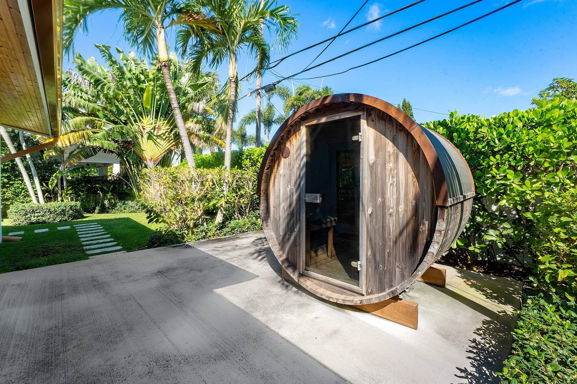375 LINDA Lane, West Palm Beach, FL 33405 Sauna