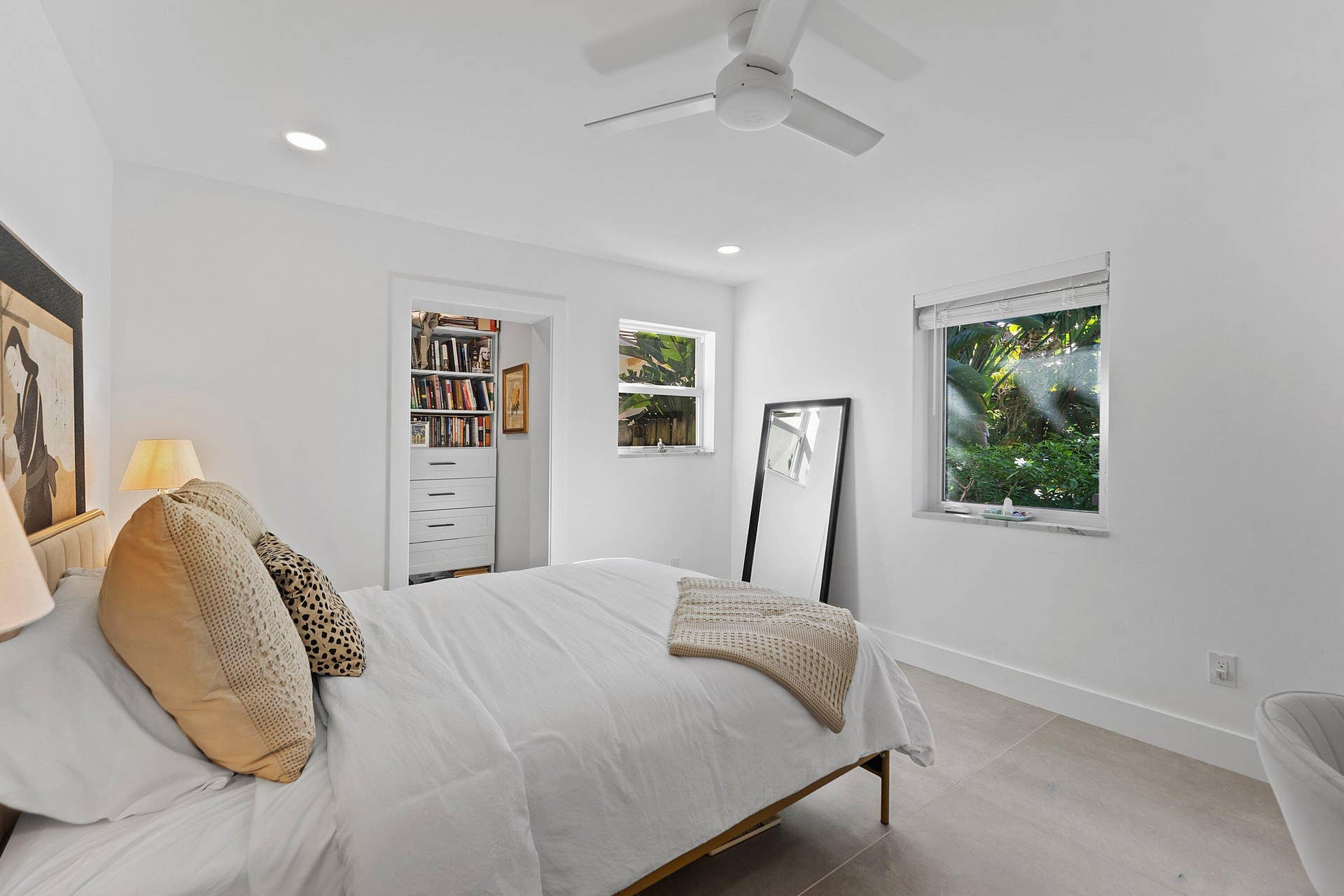 375 LINDA Lane, West Palm Beach, FL 33405 Guest Bedroom