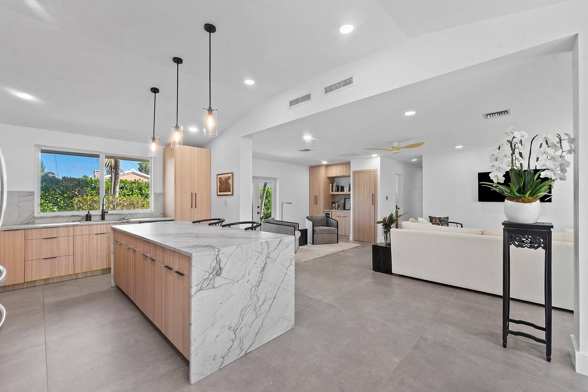 375 LINDA Lane, West Palm Beach, FL 33405 Great Room