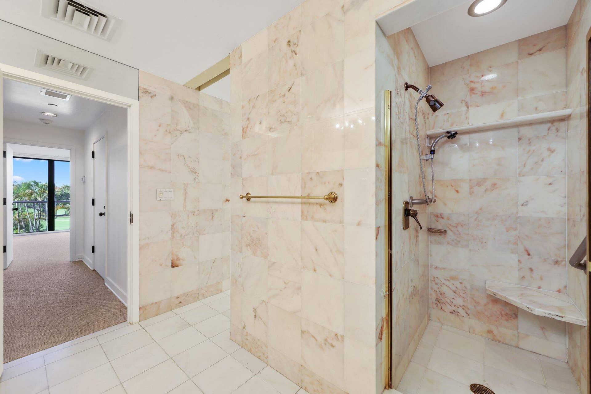 Primary En-Suite His/Hers Bathroom