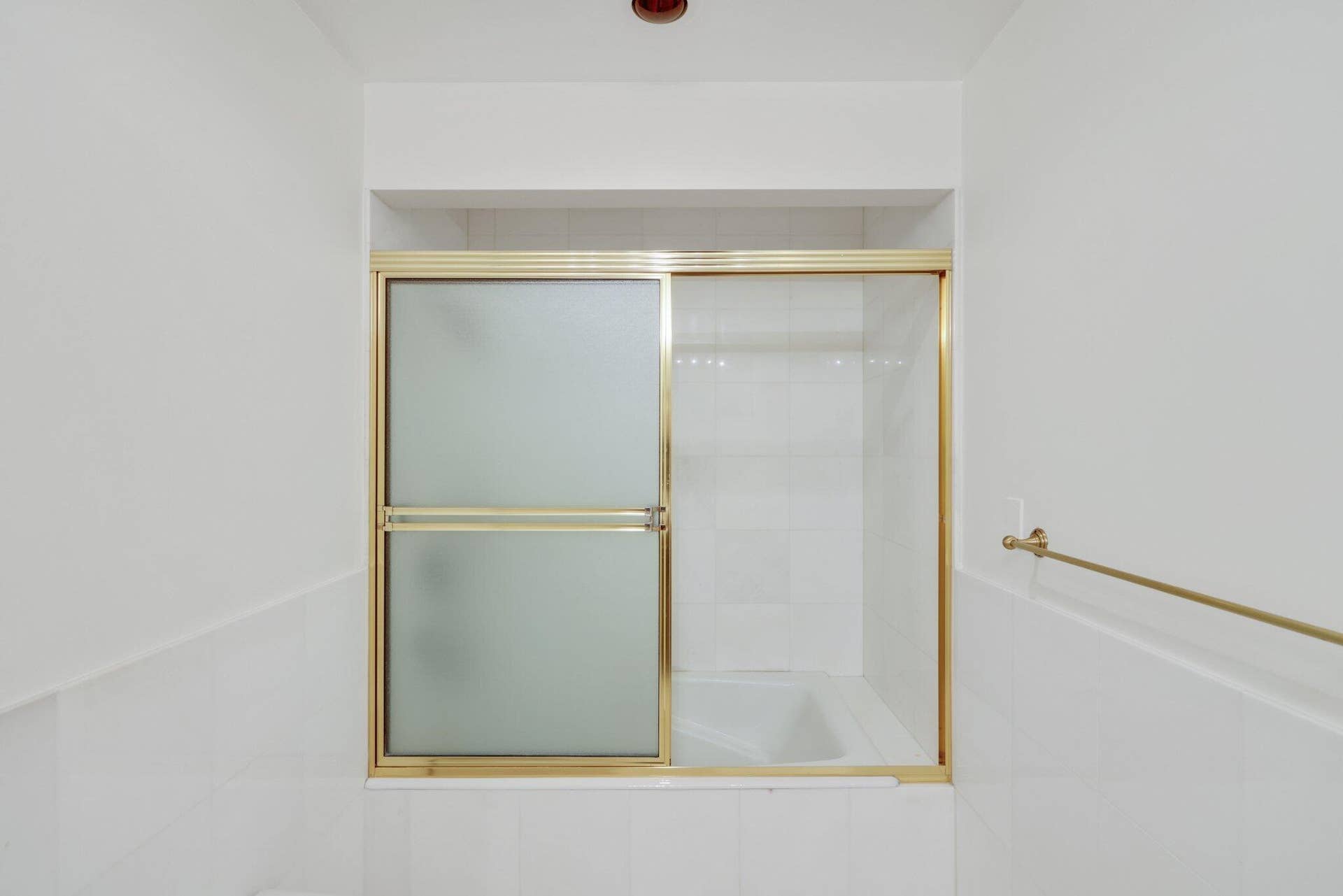 First Guest En-Suite Bathroom