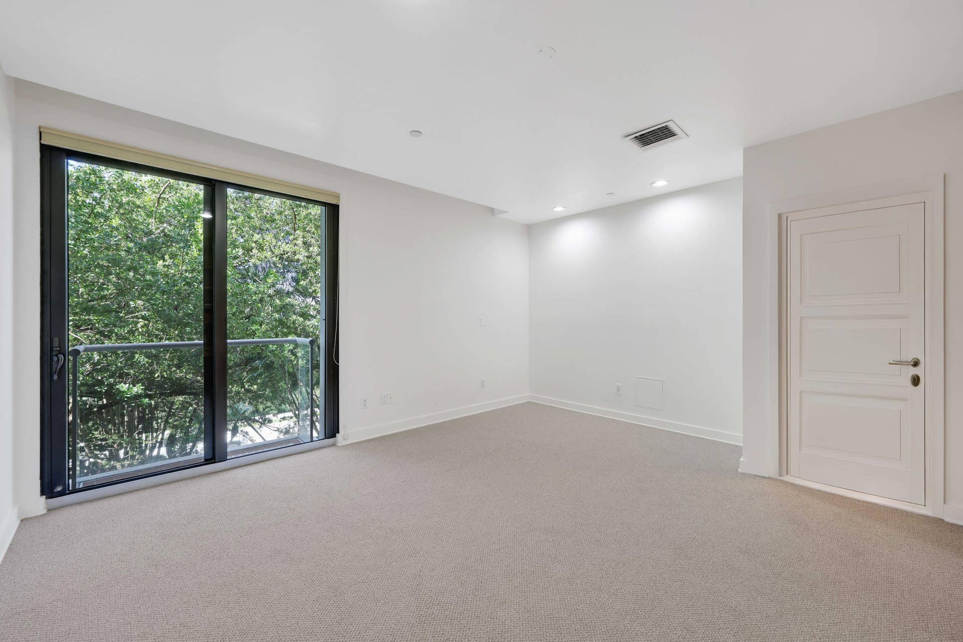 Second Bedroom with En-Suite Bathroom