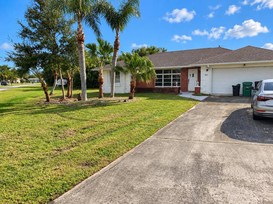 Property photo for 411 SE SUNNYDALE Lane, Port St Lucie, FL