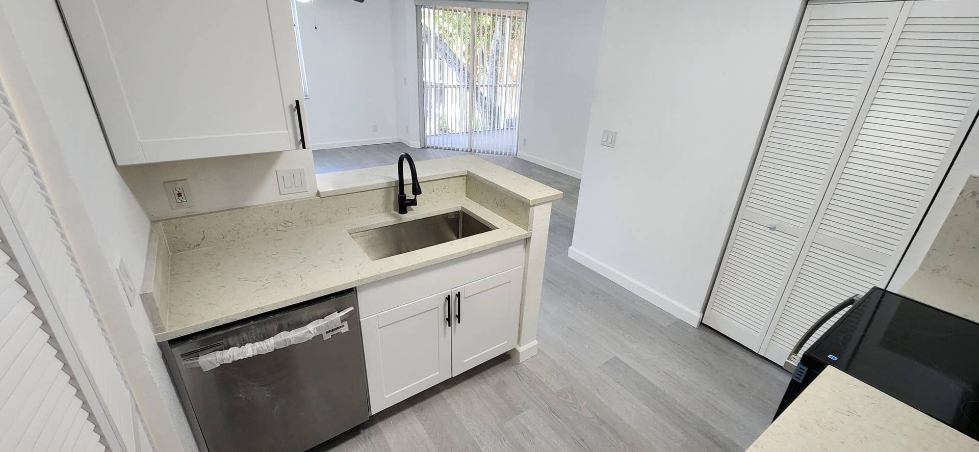 4045 W McNab Road, #201 G, Pompano Beach, FL 33069 Kitchen 6