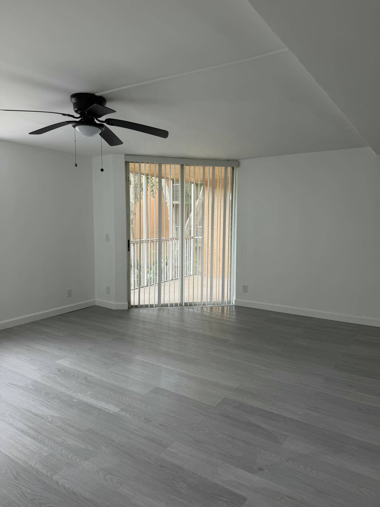4045 W McNab Road, #201 G, Pompano Beach, FL 33069 Living 4