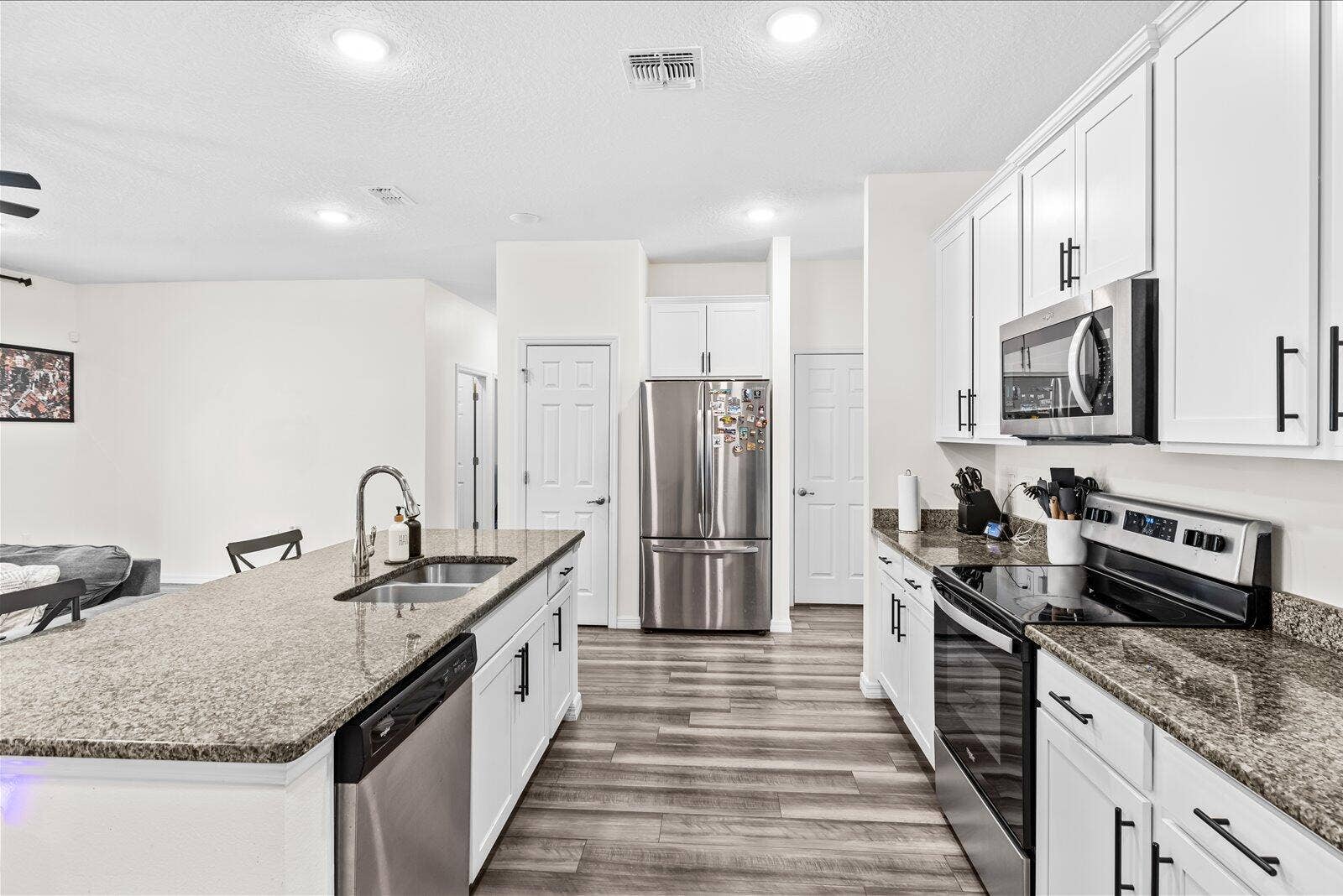 2509 SW KENILWORTH Street, Port St Lucie, FL 34953 KITCHEN