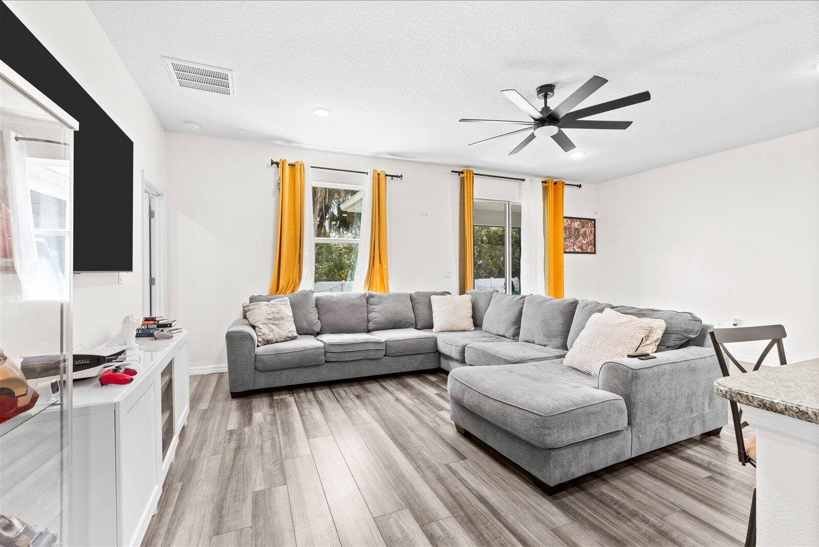 2509 SW KENILWORTH Street, Port St Lucie, FL 34953 LIVING ROOM