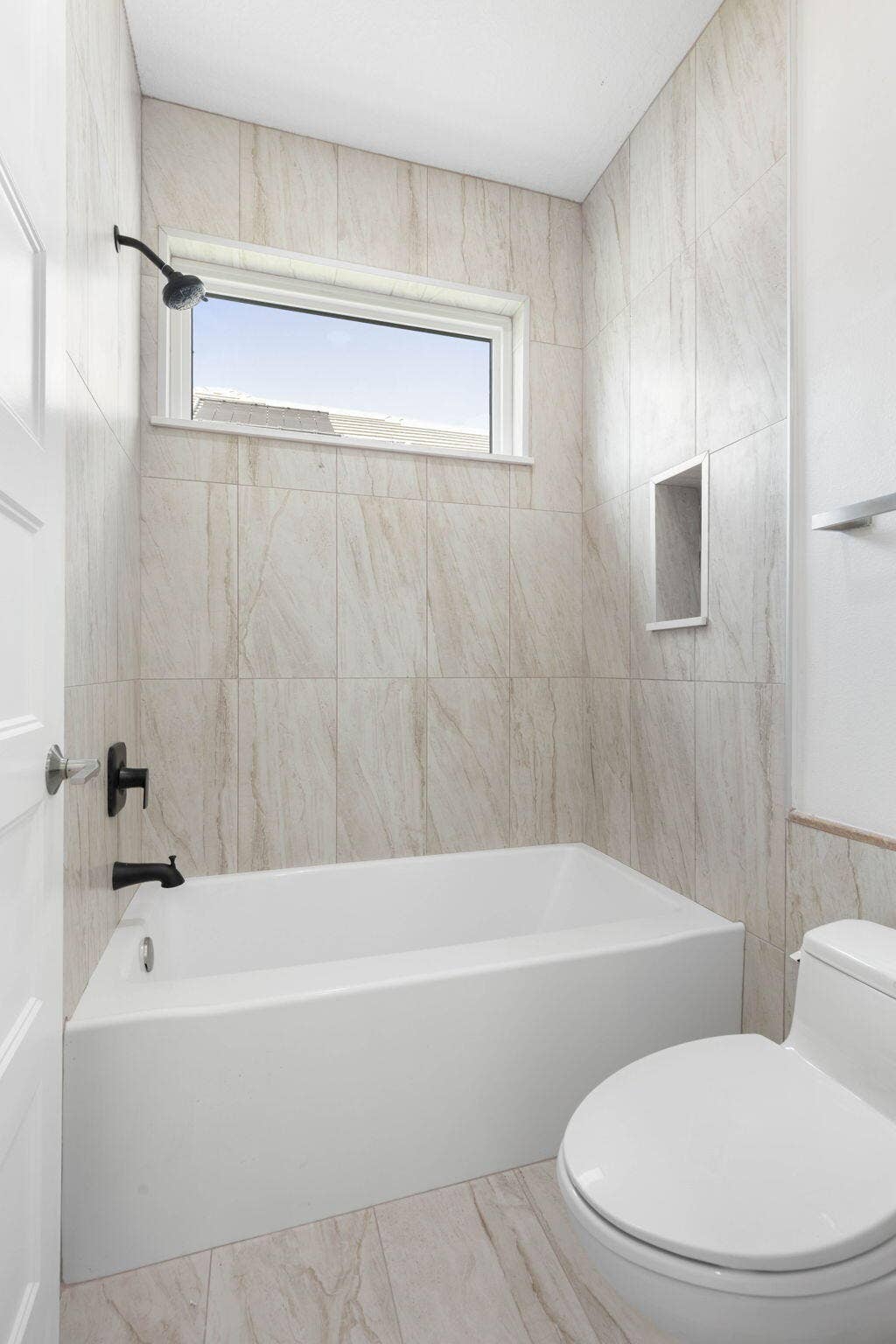 46-web-or-mls-116 Longview Way N-43