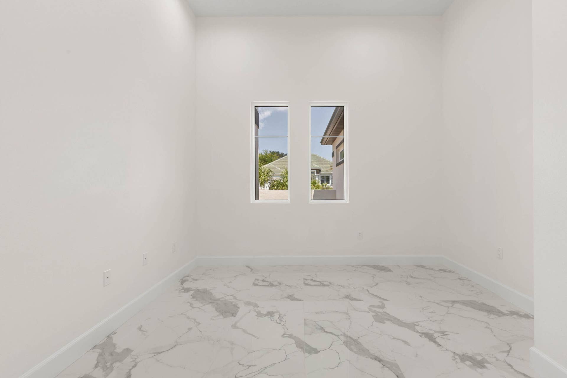 28-web-or-mls-116 Longview Way N-26