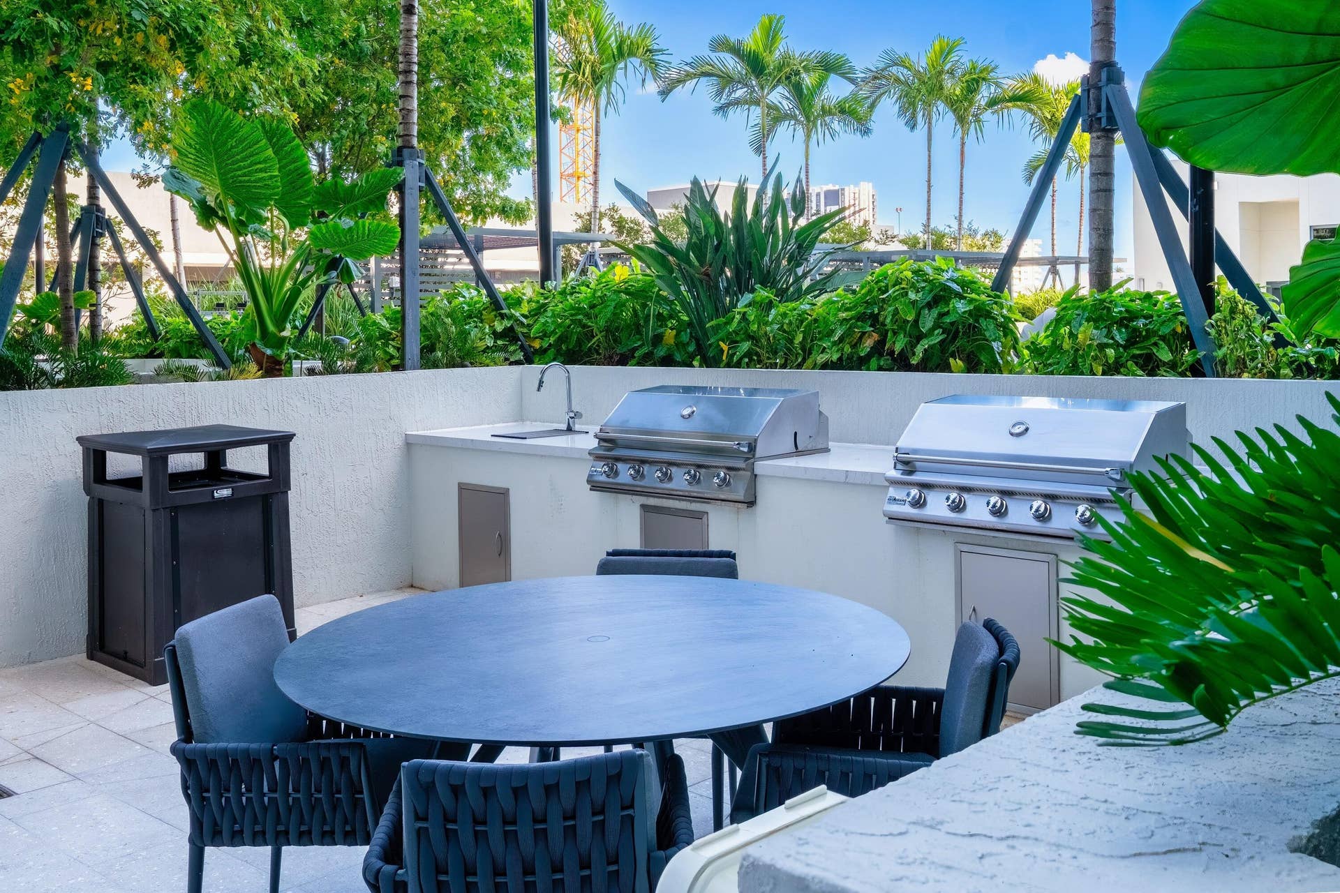 600 N Andrews Avenue, #721, Fort Lauderdale, Fort Lauderdale, FL 33311 261-Pool-Area