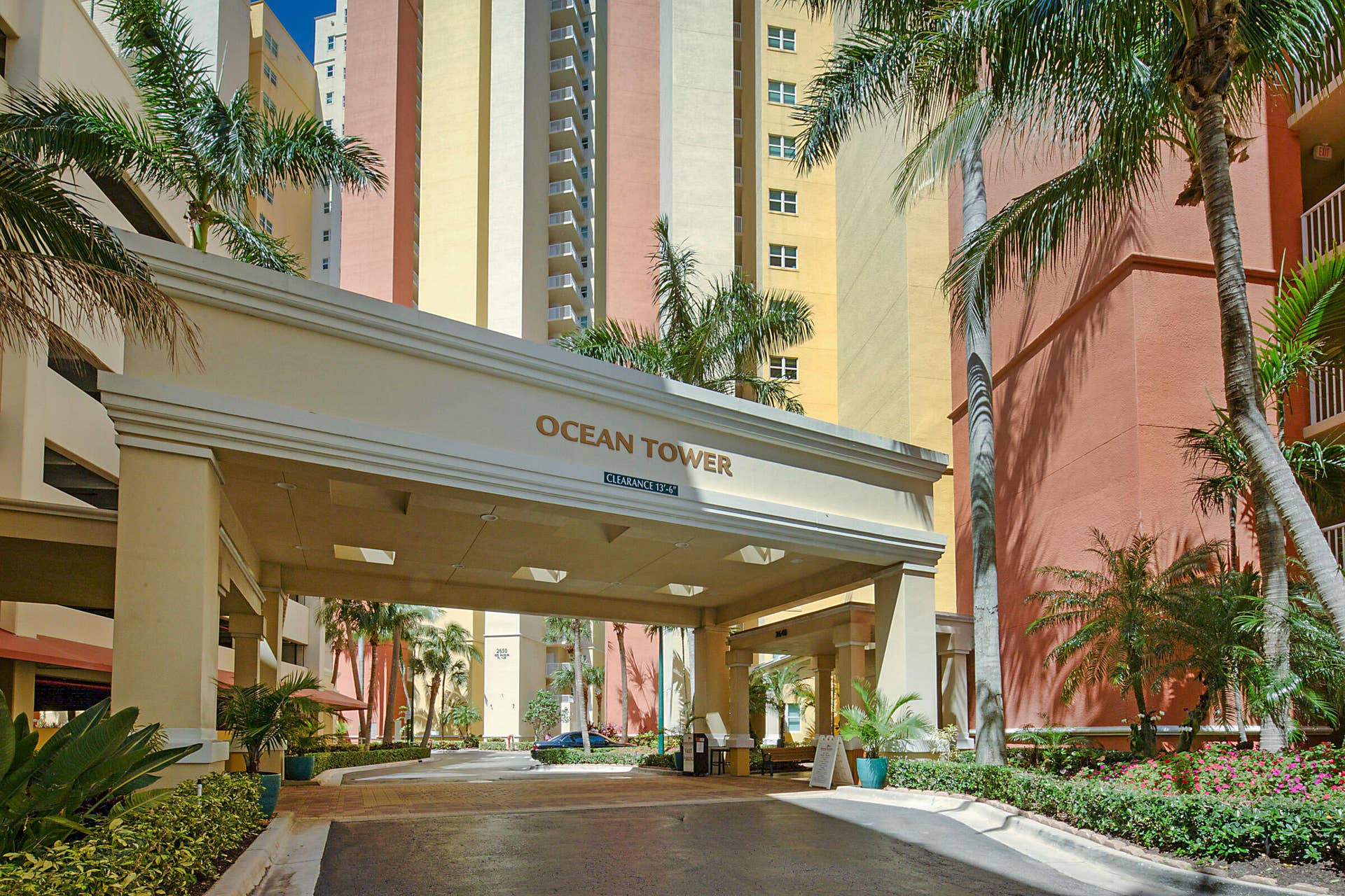 2640 LAKE SHORE Drive, #1711, Riviera Beach, FL 33404 VALET SERVICE