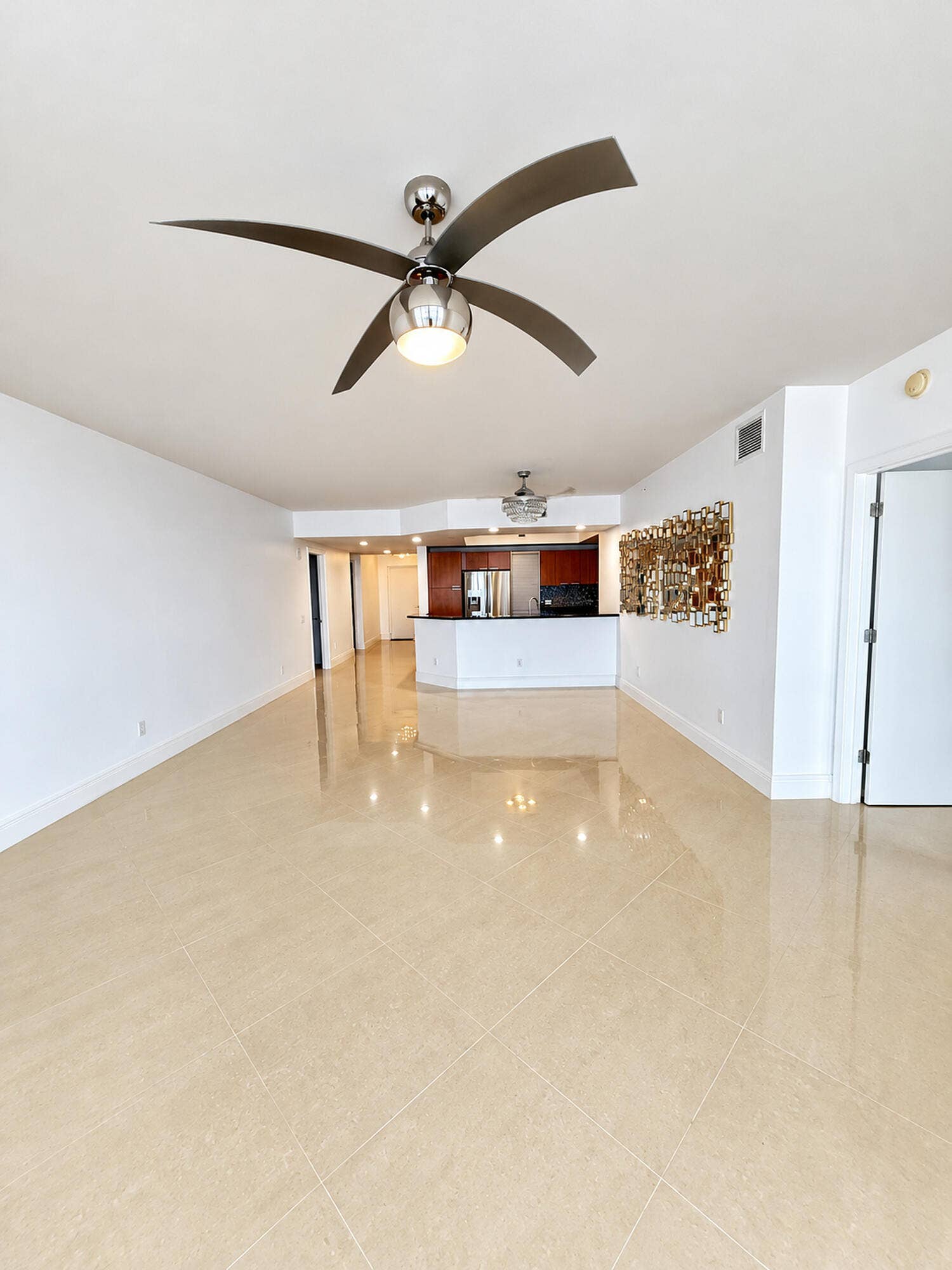 2640 LAKE SHORE Drive, #1711, Riviera Beach, FL 33404 OPEN GRAND ROOM
