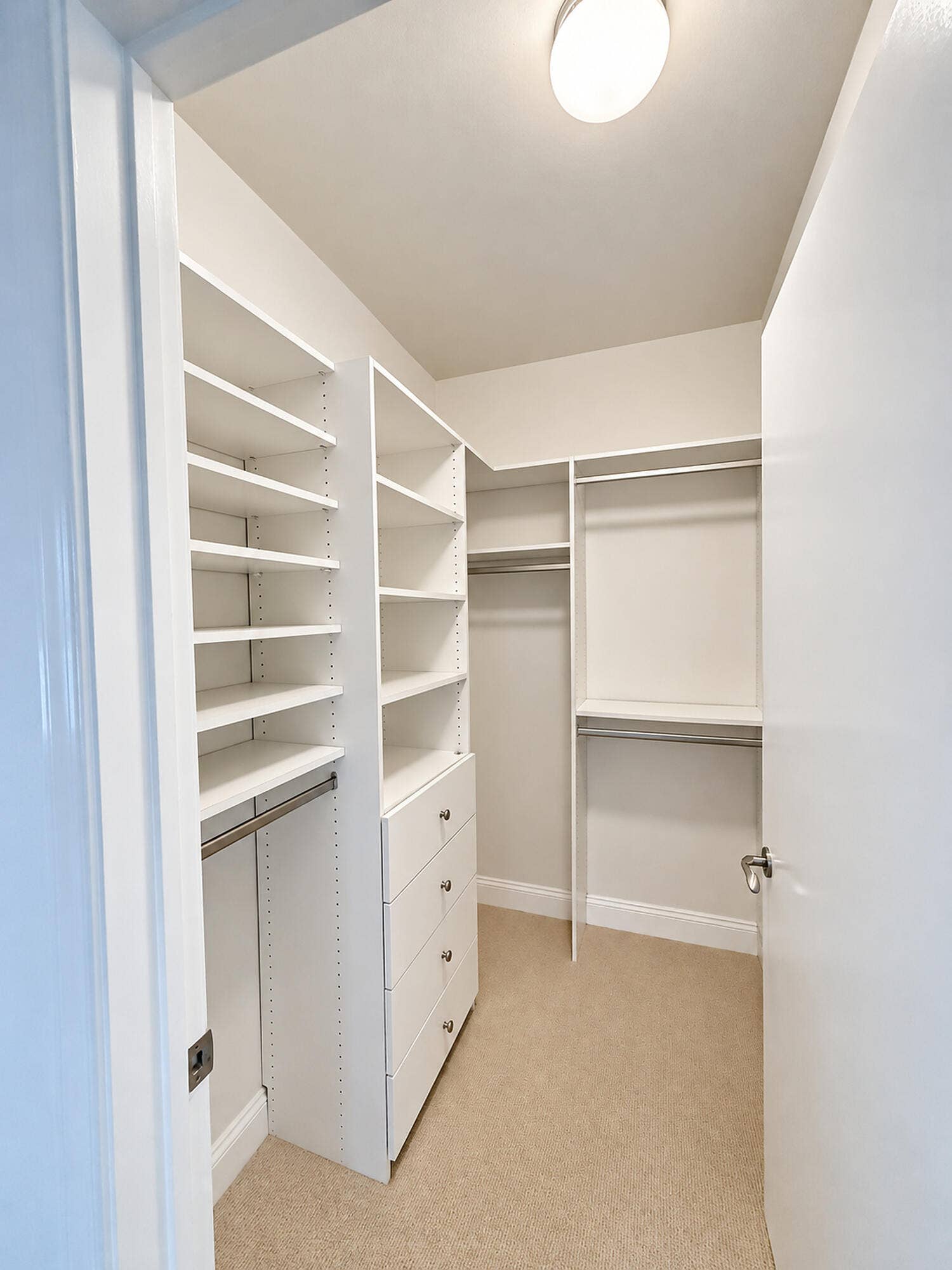 2640 LAKE SHORE Drive, #1711, Riviera Beach, FL 33404 PRIMARY WALK IN CLOSET