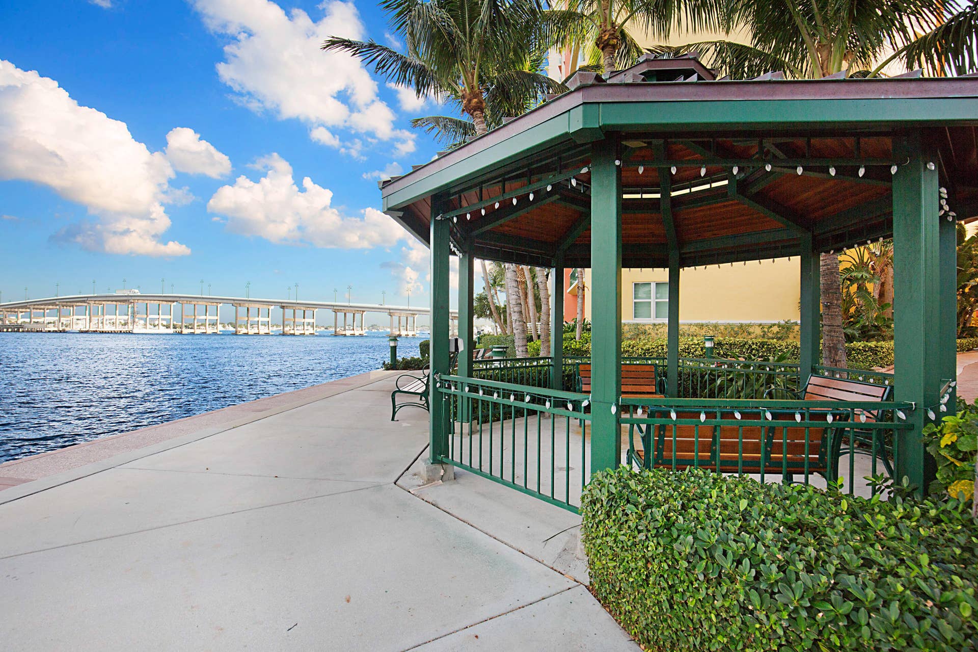 2640 LAKE SHORE Drive, #1711, Riviera Beach, FL 33404 GAZEBO