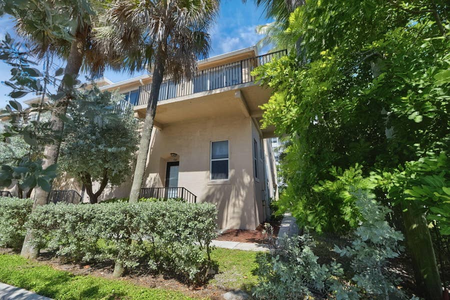 Property photo for 840 SE 20TH Avenue, Deerfield Beach, FL