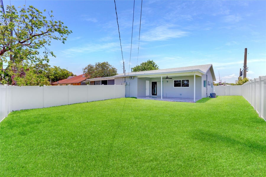 Property photo for 2822 N Dixie Highway, Boca Raton, FL