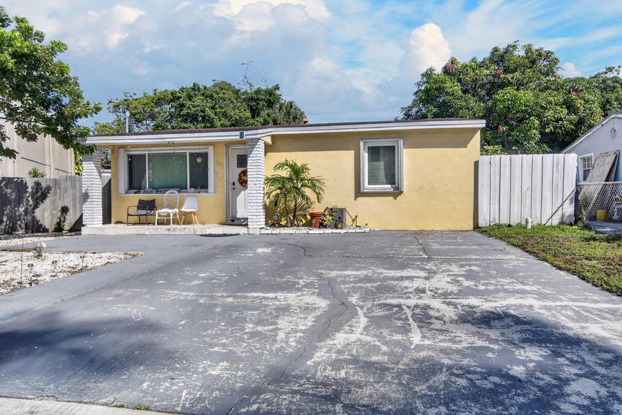Property photo for 1335 Wellington Street, West Palm Beach, FL
