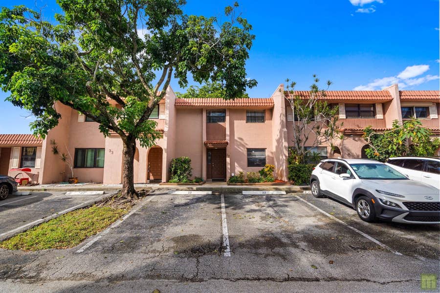 Property photo for 22 N VALENCIA Drive, #3-32, Davie, FL