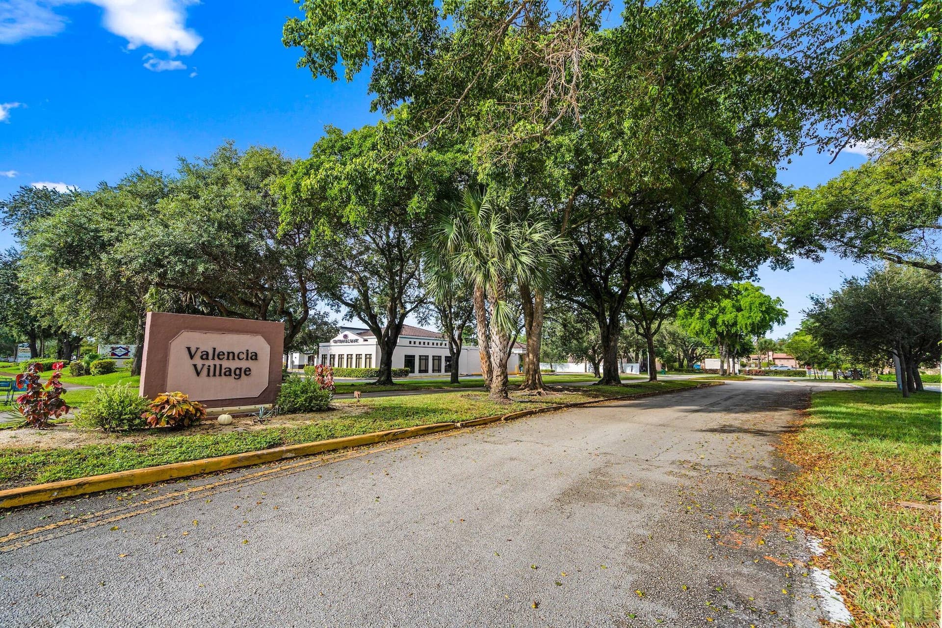 37 entrance-sign