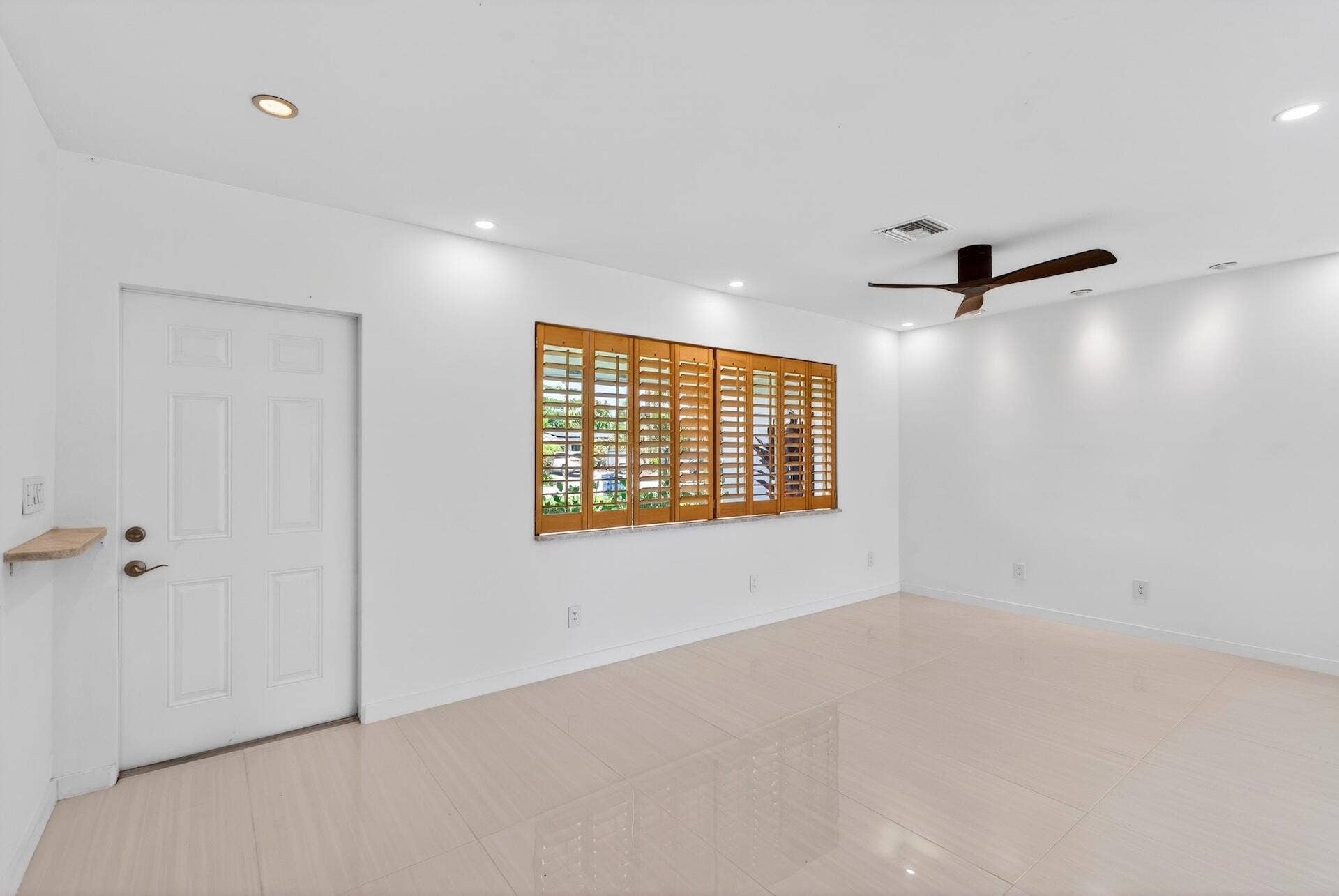 LIVING AREA-2