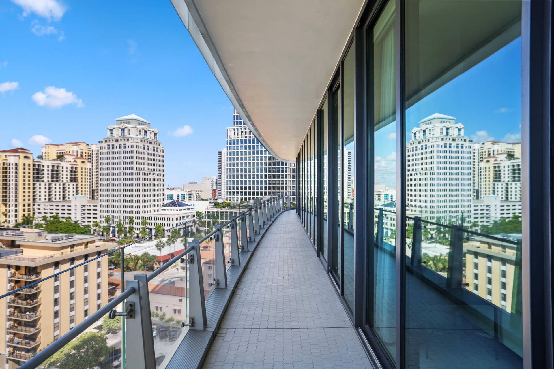 31 Bistrol 1101 - West Terrace View