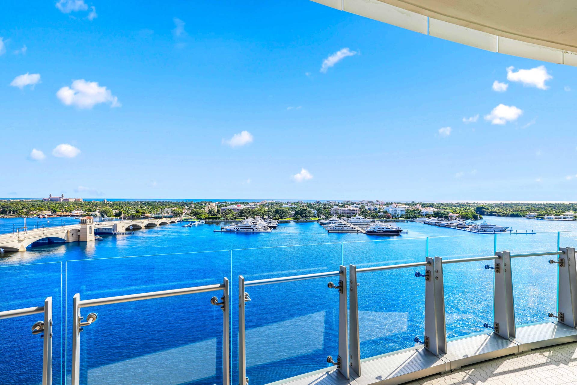 15 Bistrol 1101 - Terrace View
