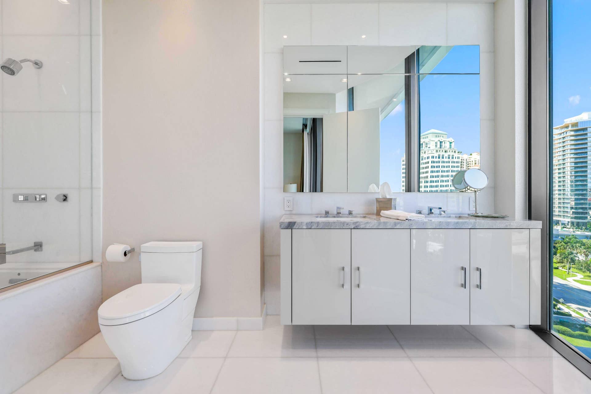 29 Bistrol 1101 - Guest Bathroom 3
