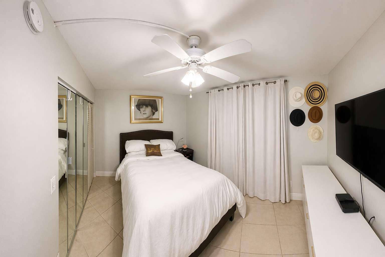 5160 Las Verdes Circle, #103, Delray Beach, FL 33484 bed