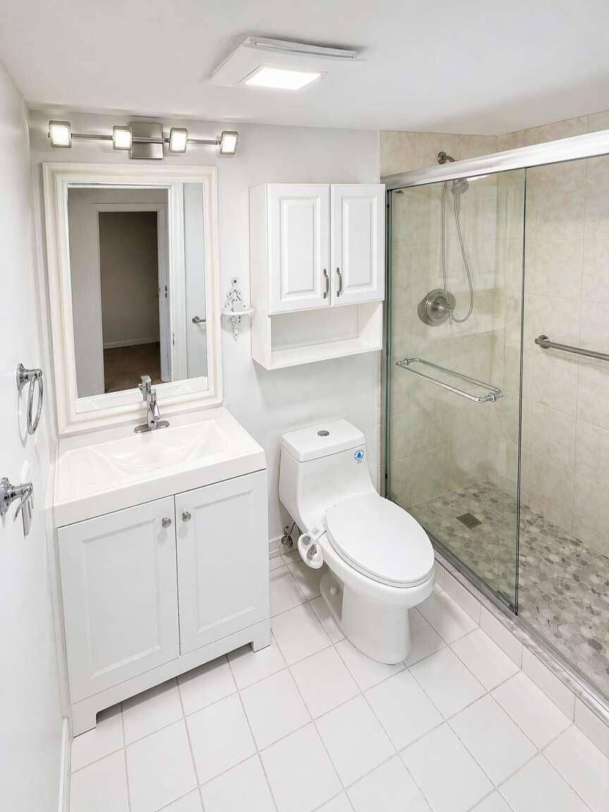 5160 Las Verdes Circle, #103, Delray Beach, FL 33484 bathroom