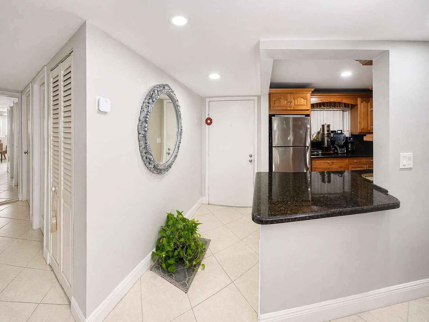 5160 Las Verdes Circle, #103, Delray Beach, FL 33484 entrance
