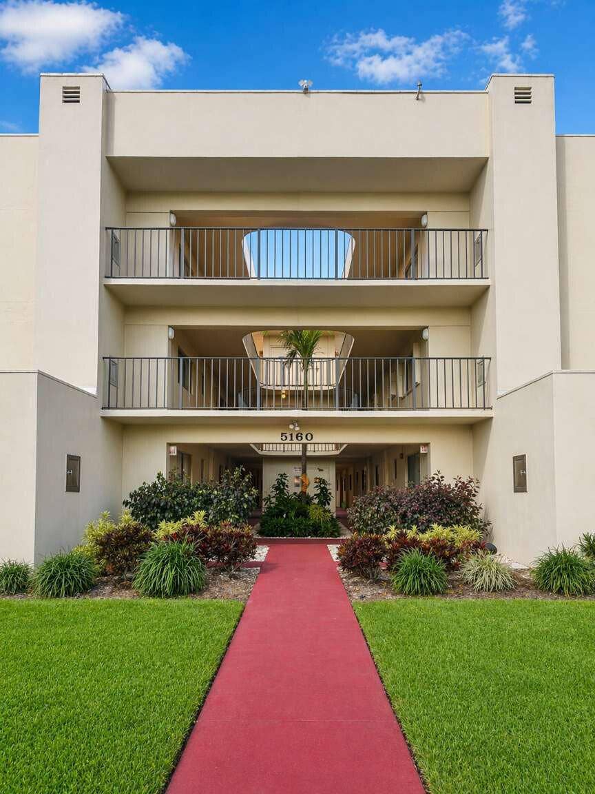 5160 Las Verdes Circle, #103, Delray Beach, FL 33484 front building