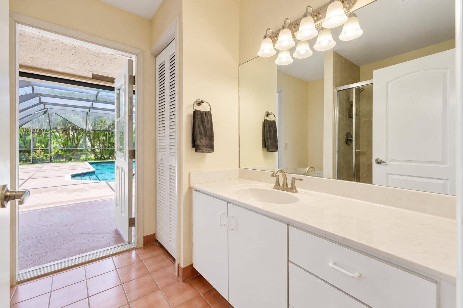 6038 NW 75th Way - 4.jpg-FULL